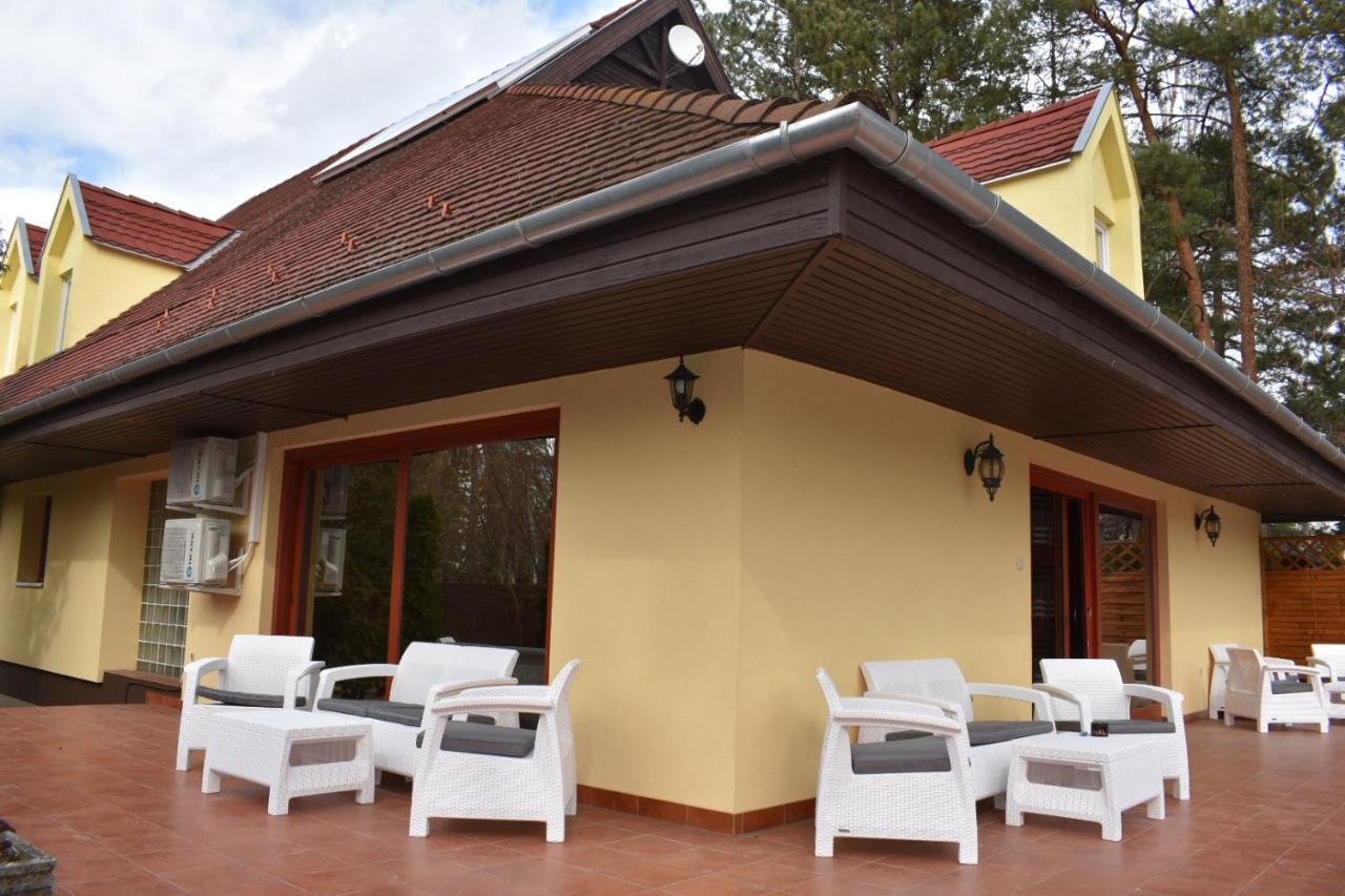 Villa Lily Zamardi Exterior photo